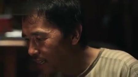 《拾荒少年》：8岁男孩被人贩子拐卖多次，为逃走装聋哑人，在工地捡废铁为生