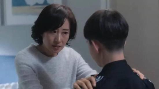 《白色月光》_第8集_分集剧情