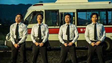 谁说港片没落，来看吴镇宇这部《冲锋车》，警匪大战再掀港片风云