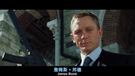 《007：大战皇家赌场》这部007电影非常精彩，名字加《007：大战皇家赌场》力荐这部007电影，顶级特工卧底皇家赌场，从罪犯手里赢下一个亿