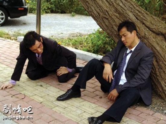 《我的丑爹》_第1-2集_分集剧情