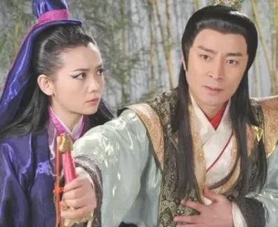 权力的博弈：庞太师的选择与包拯的法义