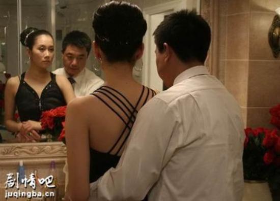 《明星危情》_第1-3集_分集剧情