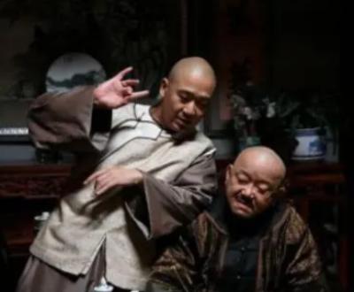 和珅的财富之路：历史背景下的探讨