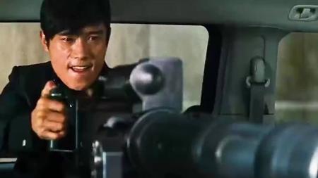 《赤焰战场2》解说文案《赤焰战场2》以老卖老，各种耍宝