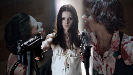 今天我们来看剧情片《我们是夜晚》