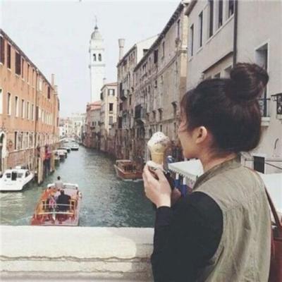 【唯美】阴雨天心情不好的语录（下雨天心情特别烦的句子）