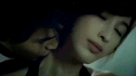 《蝴蝶公墓》解说文案《蝴蝶公墓》绚丽的杀机下，是作茧自缚还是破茧成蝶？