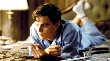 《逍遥法外》17岁少年假冒飞机驾驶员，真人改编电影《逍遥法外》