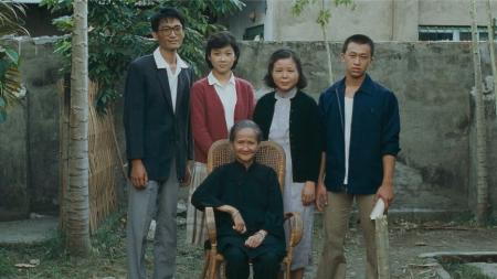 《童年往事》：《童年往事》：豆瓣8.8，侯孝贤这部36年前老电影，拍出中国最真实的童年往事！