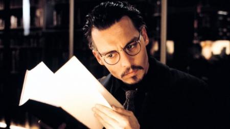 今天我们来看悬疑电影《第九道门》