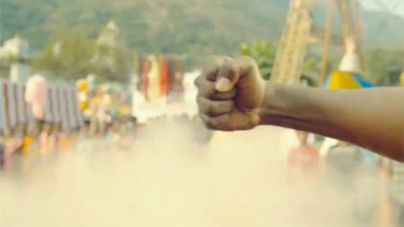 家族惨遭灭门，男人化身战神暴打恶霸，印度电影《见证》