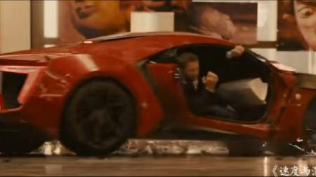《速度与激情7》：上亿跑车飞跃三百米高楼，刹车失灵导致坠毁，一亿就这么没了