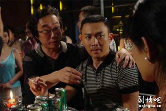 《戴着面具跳舞》_第1-2集_分集剧情