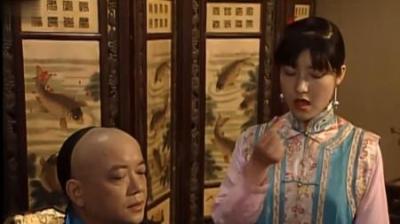 和珅吃饭架势大过皇上，十几个丫鬟轮番服侍，开饭前说的话最讽刺