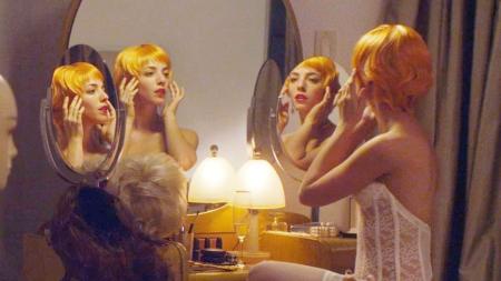 女主角从纯真到黑化，人性实在太复杂，几分钟看完《白兰》