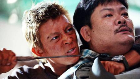 《狗咬狗》为了复仇，男子宁愿不做警察，也要亲手了结那个杀人犯《狗咬狗》