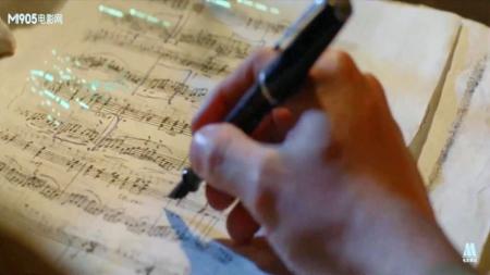 《钢琴木马》解说文案《钢琴木马》：混合类型的典范