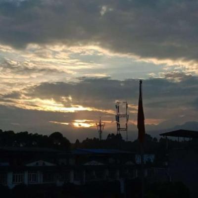 【正能量】拿到房产证了文案（拿到房产证文案简单）