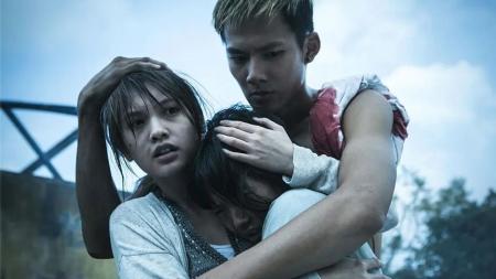 《红衣小女孩》根据轰动台湾的真实灵异事件改编《红衣小女孩》胆小勿入！惊悚片