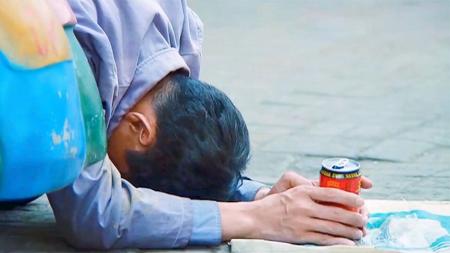 《让我怎么相信你》解说文案《让我怎么相信你》——一封来自女儿对父亲的告白书