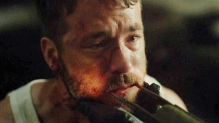 《超脑48小时》特工一出场就被干掉，他的记忆却移植到别人身上，继续拯救世界！