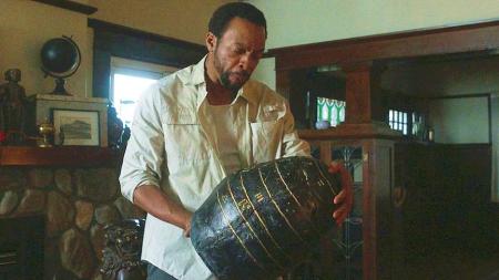 《远古邪蛛》：盗墓者发现万年古董，里面似乎有动静，于是摔开看看