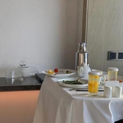 【伤感】背叛情歌歌词文案爱情短句（情歌歌词的简短经典句子）