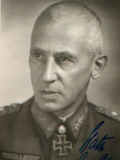 霍特将军的圆满人生：从战场到和平的智者