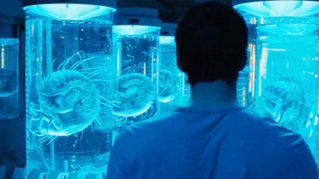 [视]军方秘密研究室内，小伙找到无数怪兽胚胎，灾难片《移动迷宫2》