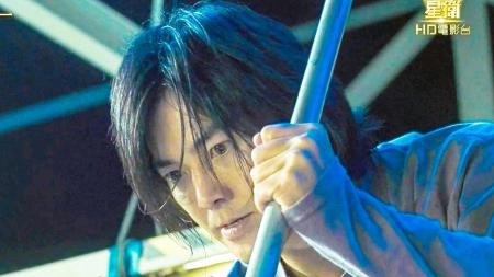 [视]男子很能打，一人可单挑几十人，被称九纹龙，电影《九龙冰室》