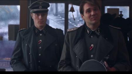 [文]《一袋弹子》：一口气看剧情片《一袋弹子》，在战争中流浪的两兄弟