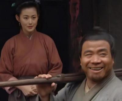 逆境中的选择：潘金莲与武大郎的婚姻背后