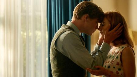 [文]《在切瑟尔海滩上》解说文案《在切瑟尔海滩上》：一个转身，即是永远