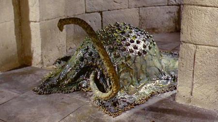 [文]《恐怖岛》：小岛出现大量怪物，人类用炸药猎杀无效，决定把怪物饿死