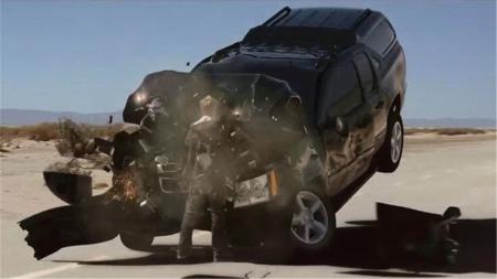 [文]12分钟看完美国经典科幻剧情电影《巫山历险记》科幻大片：男孩控制分子密度形成空气墙，用身体撞烂军方汽车！