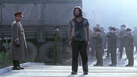 [文]14分钟看完007系列动作大片《007之择日而亡》007惨被俘虏，整整被关押14个月，重获自由后疯狂复仇！