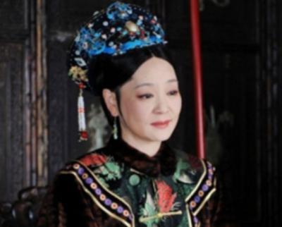 康熙帝的情感纠葛：多妃的宠爱与合葬的选择