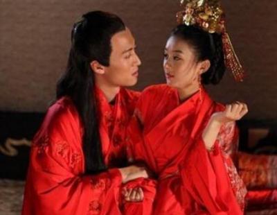 洞房花烛夜：古代新婚之夜的浪漫传说