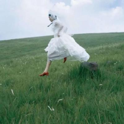 【唯美】时间过得快与不舍的唯美句子（时间过得快的句子经典语录）