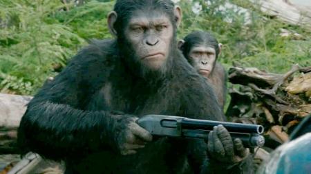 [文]《猩球崛起2》未来世界猩猩学会了用枪，成功打败了人类，统治了整个地球！