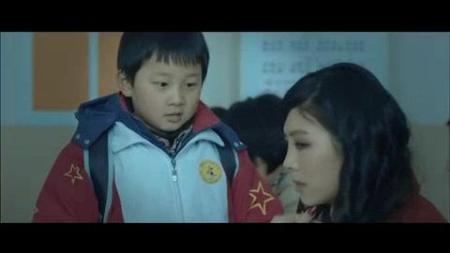 [文]《特殊交易》一部感人至深的微电影，8岁男孩对***渴望与孤独，真让人心疼