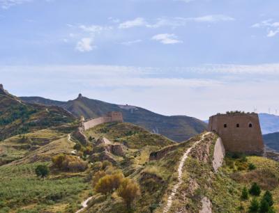 明长城与秦长城：北方安宁的守护者，修建之异同