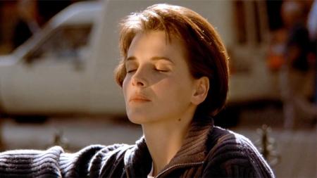 [文]《蓝白红三部曲》豆瓣8.5，这是我看过最伤感的电影，看一次心灵放飞一次！