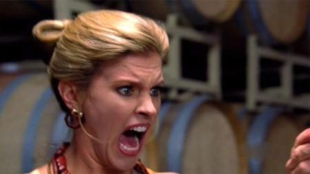 [文]《酒桶腌尸》富豪品红酒喝出腐烂酸臭味，原因竟是酒桶中泡着腐尸《酒桶腌尸》