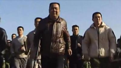 [视]打黑风暴：黑帮约架，谁知对方来了三车人，黑老大怂了立马报警！