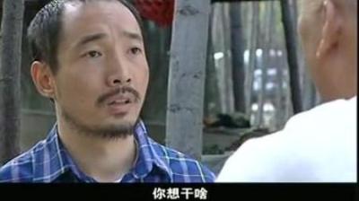 [视]无处藏身：杀人犯躲藏在农家乐，怎料靠着一身厨艺，竟挤走大厨
