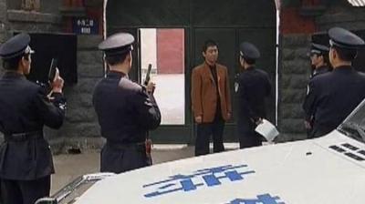 [视]国家公诉：书记儿子霸道不讲理，惊动市区，启动几十辆车进行抓捕