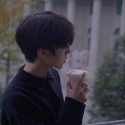 【伤感】伤感视频短片催泪抑郁文案（伤感催泪视频短片）