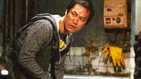 [文]男子经常在家作案，因为大量用水被居委会大妈戳破！电影《邻居》